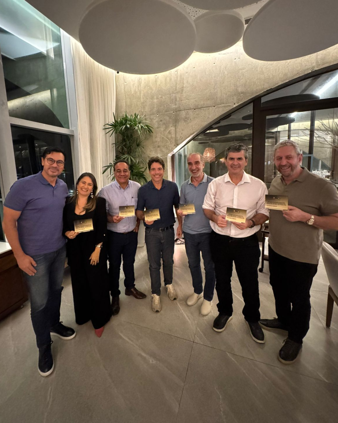 Jantar especial marca momento de confraternização entre todos os ex-presidentes e o atual presidente do Sindileq-PE